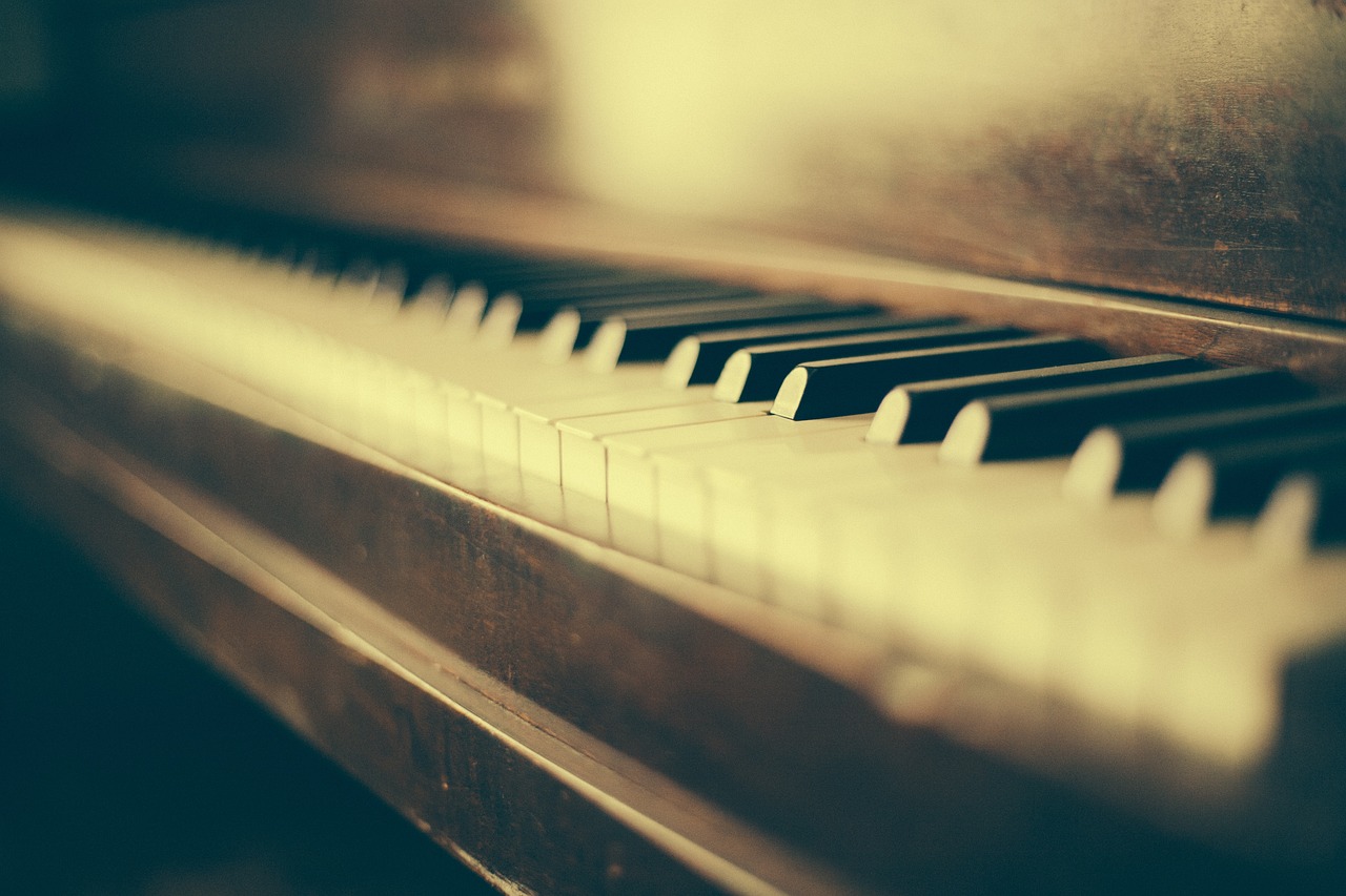 Jak znaleźć wspaniałe lekcje fortepianu dla Twojego dziecka
