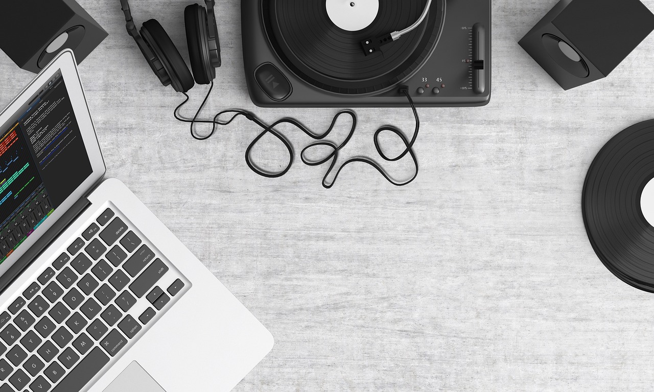 Muzyka w erze cyfrowej: Jak streaming zmienia nasze przyzwyczajenia muzyczne?